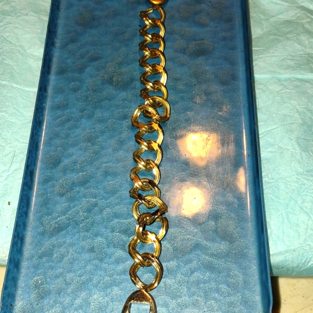 BEAUTIFUL~VINTAGE~ 7 inch gold Sperry's bracelet